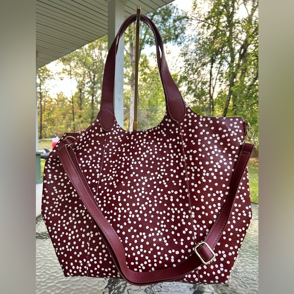 ☀️NWOT-No boundaries faux leather burgundy 2 pc set Tote Bag - Picture 5 of 8
